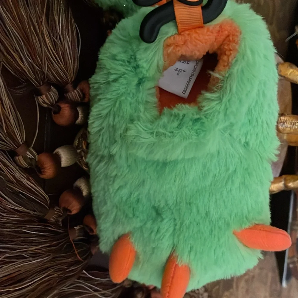 NWT Green & Orange Plush Monster house non skid bottoms house slippers Kids SZ 3